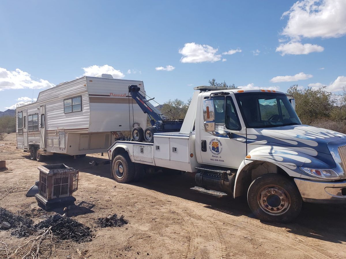 The Difference Between Heavy Duty Towing and Light Duty Towing